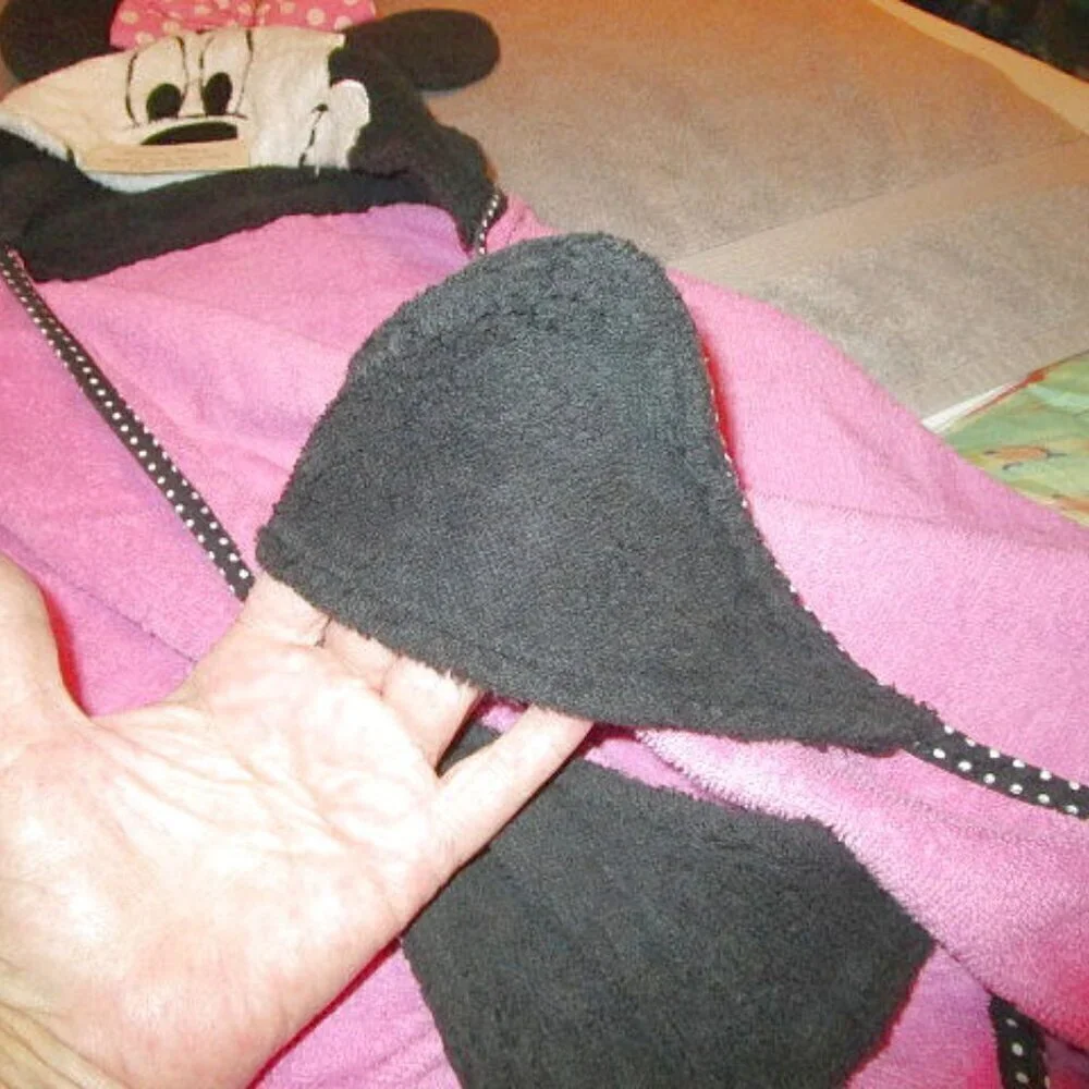 Disney Minnie Mouse Kids Hooded Bath Pool Towel Beach Coverup Baby Toddler Cozy